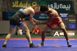 Russians defeat Iranian Greco-Roman wrestlers  