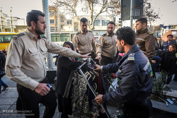 دستفروشان در معابر شهر تهران
