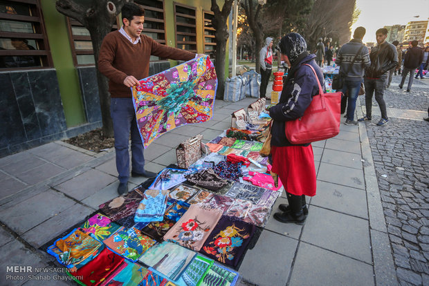 دستفروشان در معابر شهر تهران
