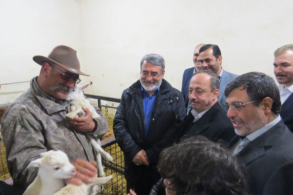 وزیر کشور از بوستان ملی باراجین قزوین دیدن کرد