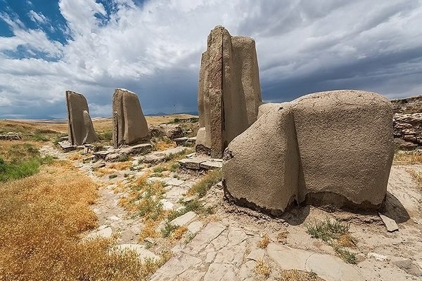 تپه حسنلو میراث دار تمدن۸۰۰۰ ساله/جام زرین آمیخته با هنر و اسطوره