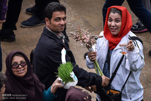 لحظه تحویل سال نو در حافظیه شیراز