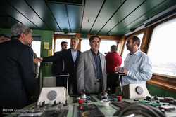 بازدید وزیر راه و شهرسازی از کشتی بزرگ اقیانوس پیمای تفریحی