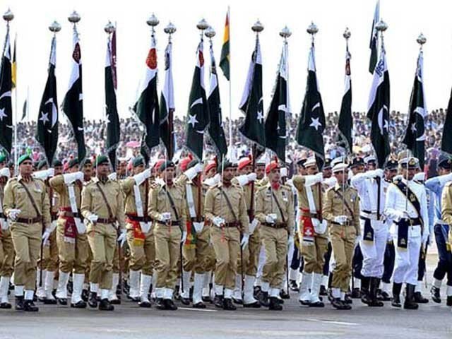معاشی صورتحال کے پیش نظر کو یوم پاکستان پر مسلح افواج کی پریڈ ملتوی