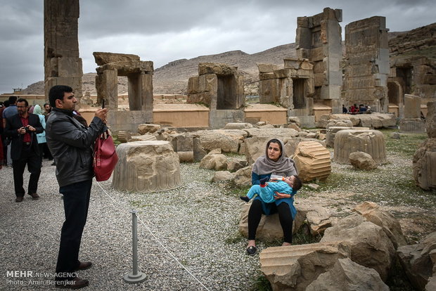 Nevurz’da Persepolis’teki turistlerin sayısı arttı