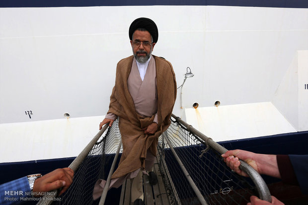 Intelligence Min. aboard an ocean liner off Kish Island