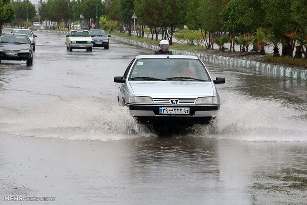 وقوع ۵۰ مورد آب‌گرفتگی به دلیل بارش برف و باران در مشهد