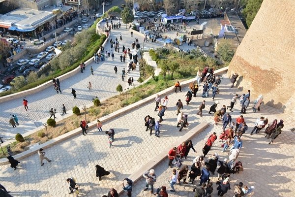 انتقاد کارشناسان میراث فرهنگی از کابل کشی «فلک الافلاک»