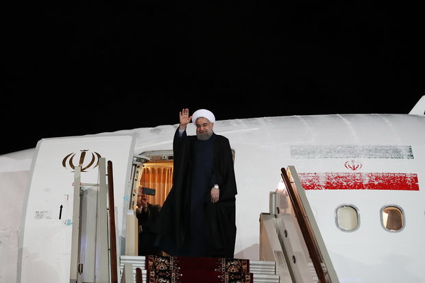 روحاني يتوجه إلى العاصمة طهران عائدا من الهند