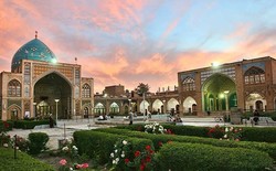 امامزادگان قطب ارزشمند گردشگری مذهبی زنجان