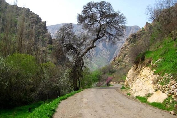 منطقه توریستی «دربند» بدره چشم گردشگران را خیره می‌کند