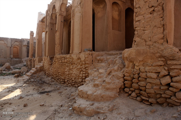 قلعه آقا خان لیراوی در آستانه تخریب