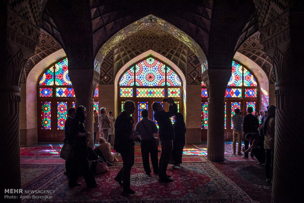 Nowruz tourists visit Qavam House, Nasir ol Molk Mosque