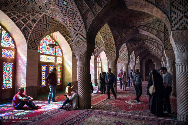 Nowruz tourists visit Qavam House, Nasir ol Molk Mosque