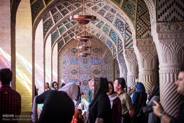 Nowruz tourists visit Qavam House, Nasir ol Molk Mosque