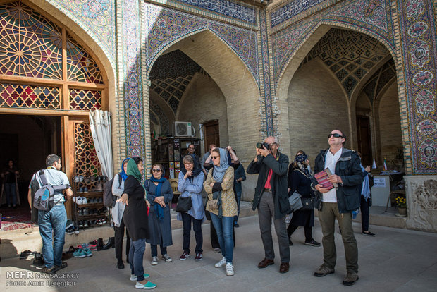 Nowruz tourists visit Qavam House, Nasir ol Molk Mosque