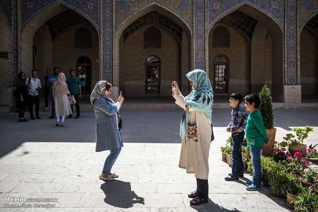 Nowruz tourists visit Qavam House, Nasir ol Molk Mosque