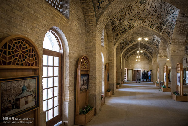 Nowruz tourists visit Qavam House, Nasir ol Molk Mosque