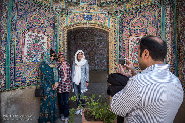 Nowruz tourists visit Qavam House, Nasir ol Molk Mosque