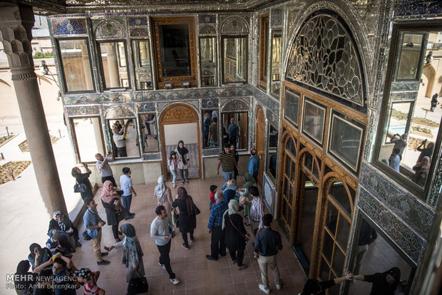 Nowruz tourists visit Qavam House, Nasir ol Molk Mosque