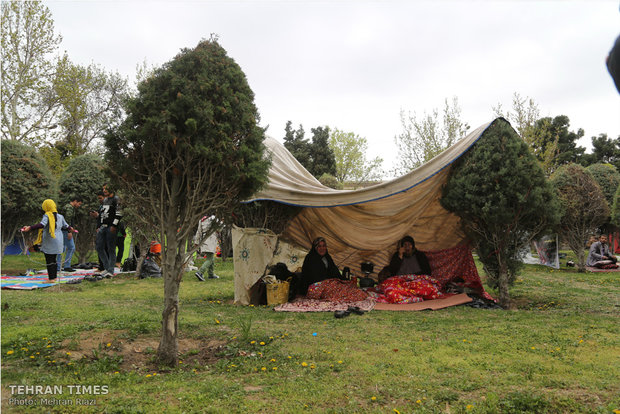 Iranians celebrate Nature Day nationwide 