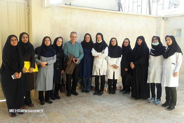 وزارت بهداشت از کارکنان یک پایگاه سلامت در بوشهر تقدیر کرد