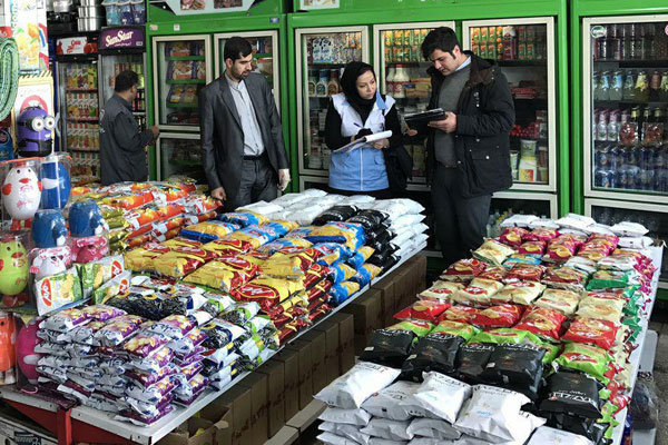 کشف ۴۳ هزارکیلوگرم مواد غذایی فاسد در مشهد/۱۳۹ مرکز عرضه تعطیل شد