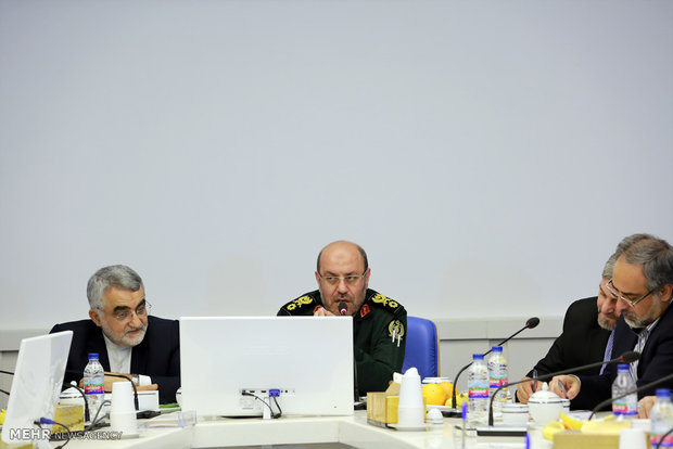 نشست مشترک اعضا کمیسیون امنیت ملی و سیاست خارجی مجلس با وزیر دفاع