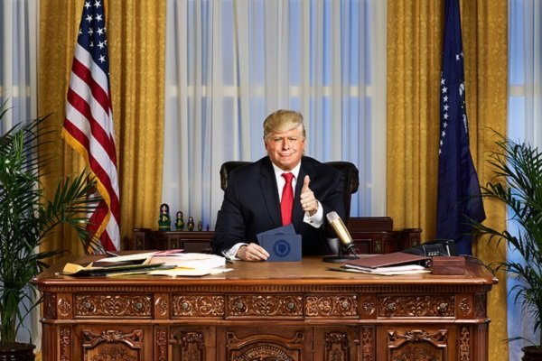 مجریِ کمدین نقش ترامپ را بازی می‌کند/ خندیدن به رییس‌جمهور