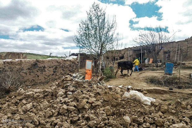 Meşhed’deki deprem bazı köylerde hasara yol açtı