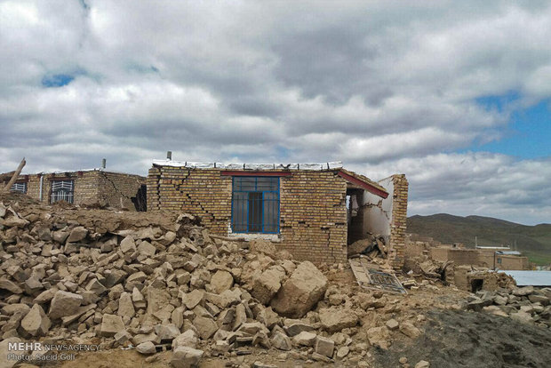 Meşhed’deki deprem bazı köylerde hasara yol açtı