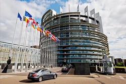 پارلمان اروپا حل مسالمت آمیز تنش ها در لبنان را خواستار شد
