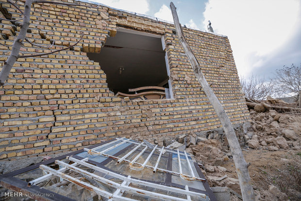 زلزله آذربایجان ۵۰۰ میلیون به اردبیل خسارت زد/۱۱ مصدوم بستری شد