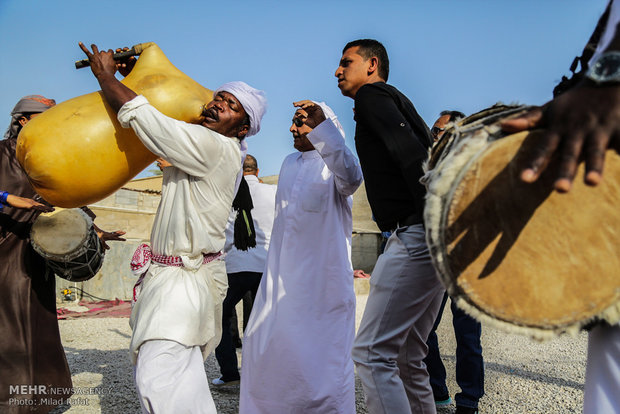 حفل زواج جماعي لشباب مدينة "عسلويه" الجنوبية 