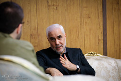 روحانی باید کسری های دولت اول خود را جبران کند/لزوم شایسته سالاری