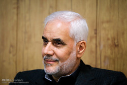 استاندار اصفهان هزینه درمان «هانیه» را تقبل کرد