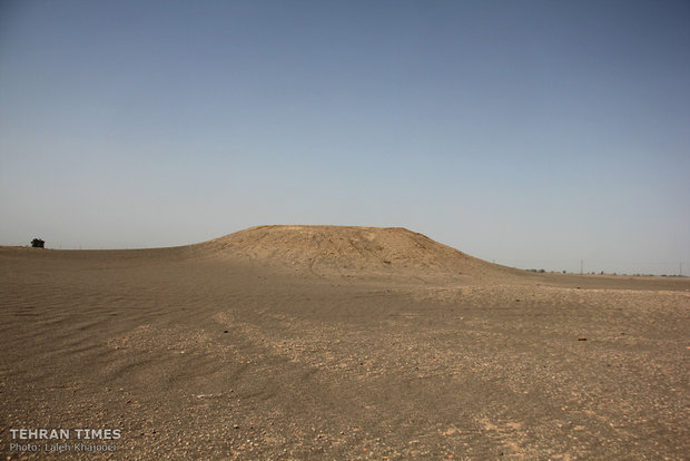 Sandstorm unearths historical site in southeastern Iran