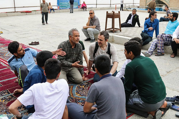 مراسم معنوی اعتکاف در مساجد اصفهان