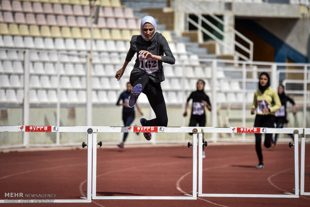 Şiraz’daki Kadınlar atletizm yarışmaları