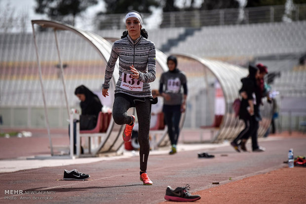 Şiraz’daki Kadınlar atletizm yarışmaları