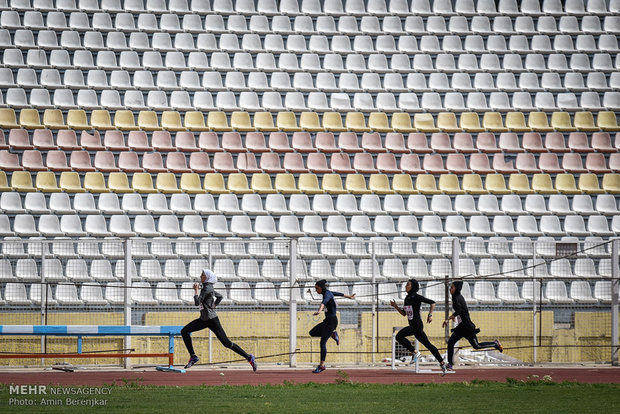 Şiraz’daki Kadınlar atletizm yarışmaları