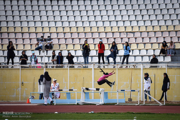 Şiraz’daki Kadınlar atletizm yarışmaları