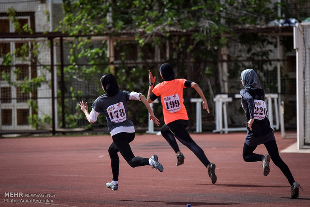 Şiraz’daki Kadınlar atletizm yarışmaları