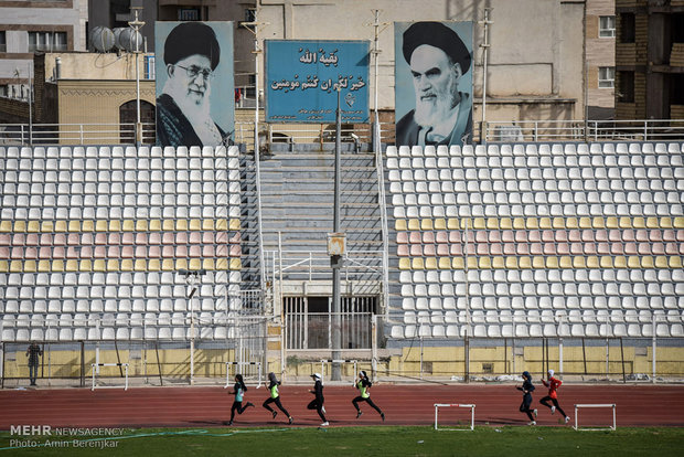 Şiraz’daki Kadınlar atletizm yarışmaları