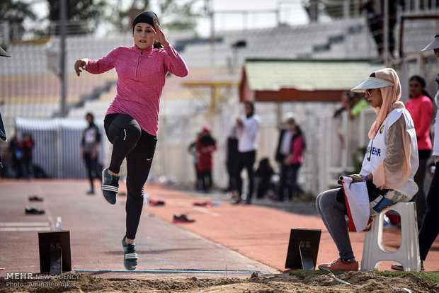 Şiraz’daki Kadınlar atletizm yarışmaları