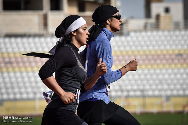 Şiraz’daki Kadınlar atletizm yarışmaları