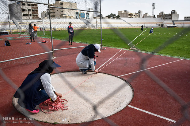 Şiraz’daki Kadınlar atletizm yarışmaları