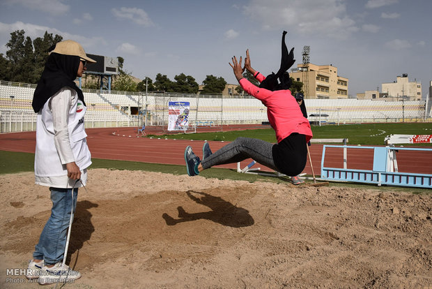 Şiraz’daki Kadınlar atletizm yarışmaları