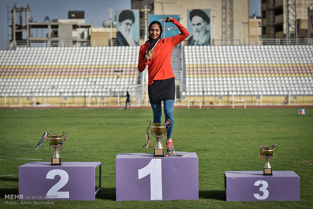 Şiraz’daki Kadınlar atletizm yarışmaları