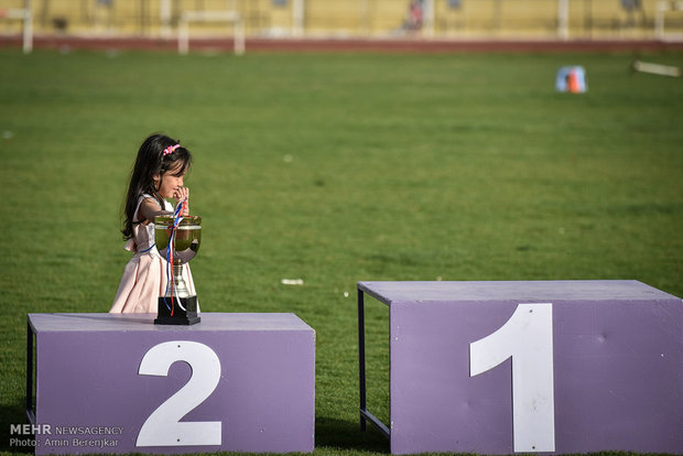 Şiraz’daki Kadınlar atletizm yarışmaları